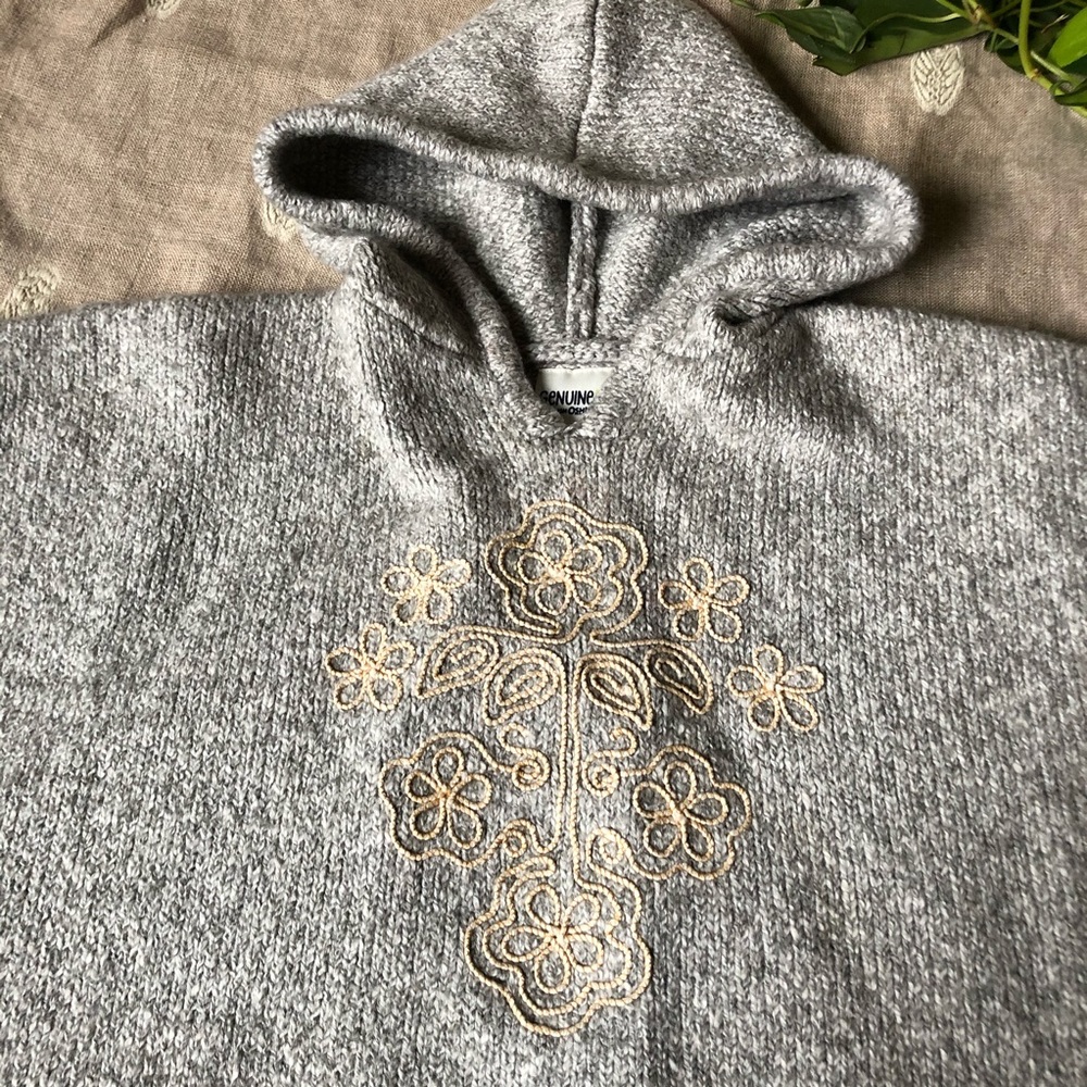 Oshkosh • Marled Grey Knit Poncho - Picture 2 of 5